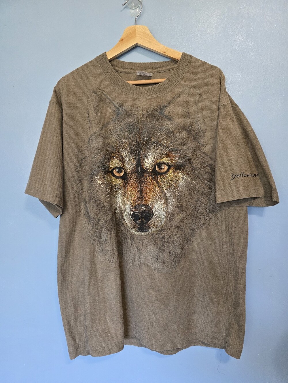 Hazelwoods Made in USA Men’s Brown Wolf Graphic T‑Shirt Yellowstone XL